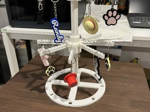 Keychain display Rotating and Stackable