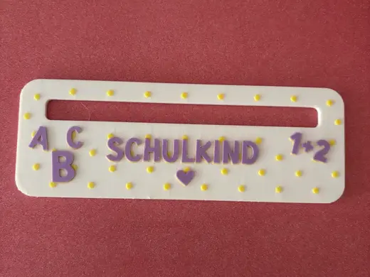 Lesehilfe Schulkind mit Punkten