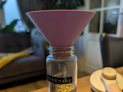 Spice funnel for IKEA GULDFISK/CITRONHAJ