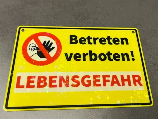 Schild Betreten Verboten Lebensgefahr für AMS