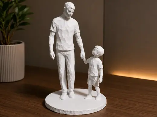 Father & Child – Low Poly Statue