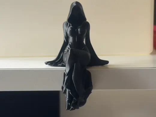 Lady Reaper Schrank Model