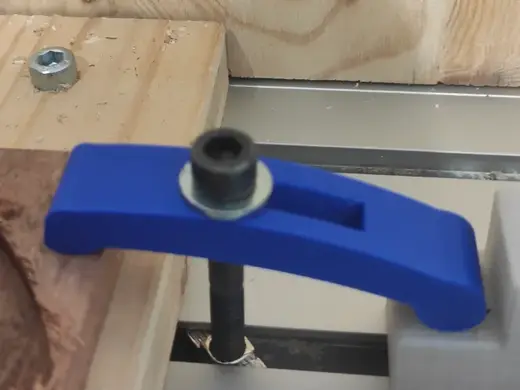 Niederhalter klein 70mmlang
