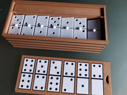 domino y caja