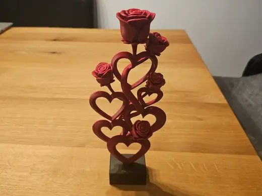 Eternal Love Rosen Herz Sculpture – Modern Art