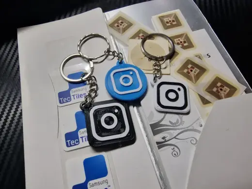 NFC Keychain - Instagram (2 or 3 colors)