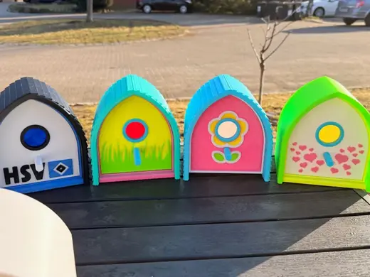 Vogelhaus / Nistkasten mit verschiedenen Fronten