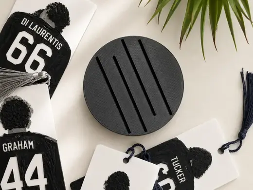Off Campus Puck Display für Lesezeichen | Bookmark