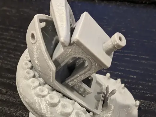Kraken grabbing Benchy