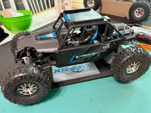 Vanquish H10 Optic 4ws Stand