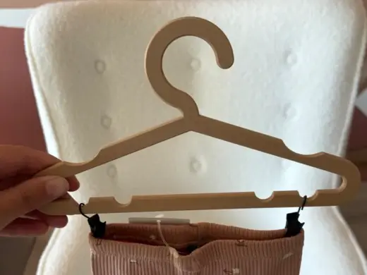 Baby Clothes Hanger with notches v2