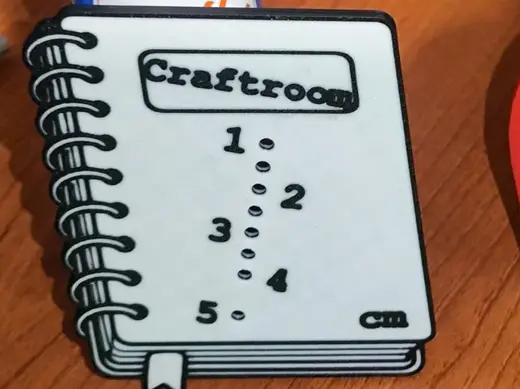 Perforado desde la esquina craftroom encuadernar