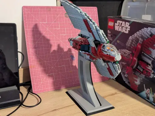 Brick Stand Ahsoka Tano's T-6 Jedi Shuttle