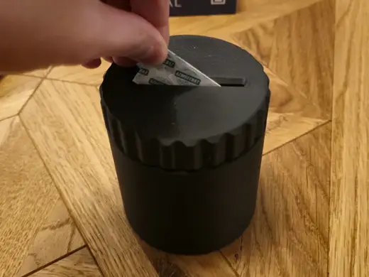 Safety Razor Blade Disposal Bin with Screw Lid