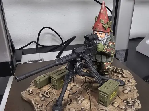 Taktischer Gartenzwerg MG Tactical Garden Gnome MG