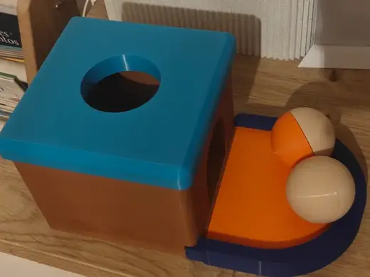 juguete casa con bola niños/as a partir de 1 año