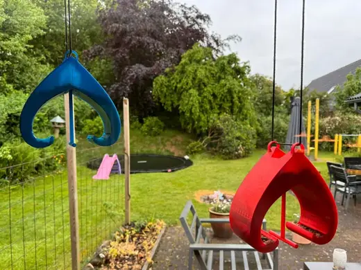 Heartshaped bird feeder - autofill