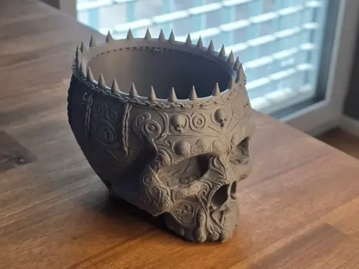 Crowned Skull Candy Bowl: Gothic Treat Holder